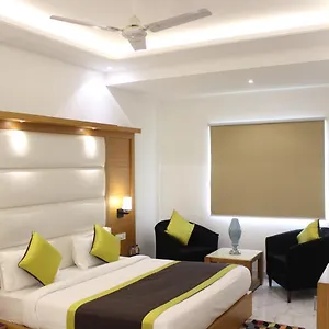 Aero Star Near Delhi Airport 3*, Нью-Дели Индия